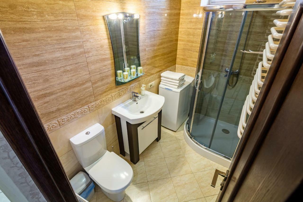 Alfa Apartments Kniazia Romana 11 Lviv Kültér fotó